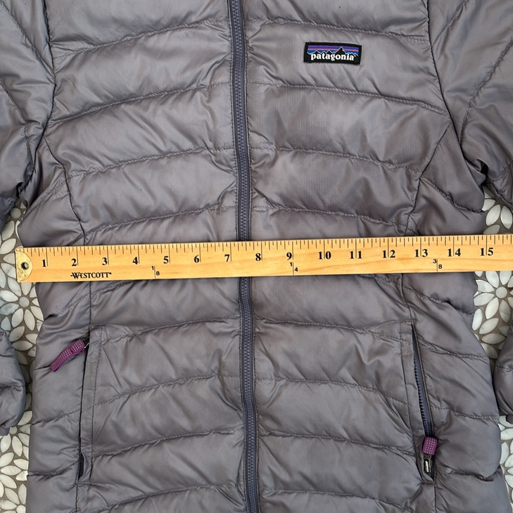 Girl's Patagonia Down Sweater in Smokey Violet, Size L(12) - Picture 8 of 12